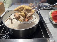 -尚尚仙·酸汤猪手·猪肚鸡火锅(华联万柳购物中心店)