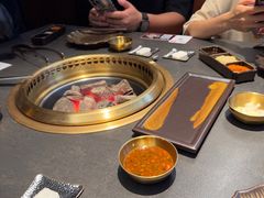 -铭牛烧肉·和牛海鲜自助(高新月牙湖店)