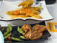 -雪乡人家东北菜·铁锅炖一切(高斯路店)