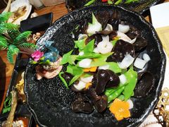 -东来菜馆•手抓海鲜家常菜•海鲜锅贴(鸽子窝店)