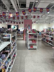-嗨本可潮玩仓(大兴大悦春风里店)