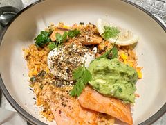 烟熏三文鱼泡菜波蛋饭-gaga(杭州万象城店)