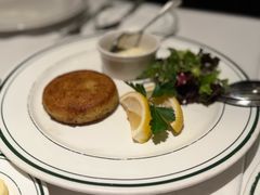 招牌蟹肉饼-Wolfgang’s Steakhouse 沃夫冈牛排馆(上海白玉兰广场店)