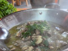 -大众跷脚牛肉馆·非遗传承单位(峨眉山店)