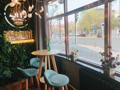 靠窗位-ZING COFFEE 镜咖啡