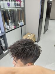 -宫铭烫发染发接发店