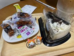 -藏猫猫咖啡主题馆(中央大道店)