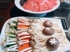 菌菇拼盘-旺晖本帮骨头煲·深夜火锅(梅园路店)