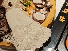 -老牌坊云南鱼豆花火锅(哈西万达店)