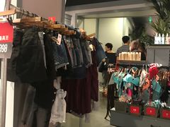 -Hollister(天环广场店)