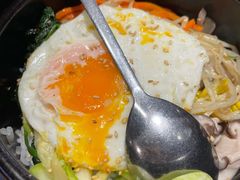 传统石锅拌饭-唯成•韩国炭火烤肉 유성고기