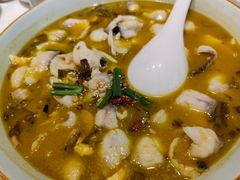 招牌酸菜鱼-江城小馆陕南妈妈菜·全球旅行餐厅(钟楼店)