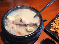 滋补参鸡汤-鑫日千里马朝鲜族小馆(总店)