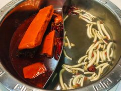 鸳鸯锅底-憨铁匠老火锅(龙岗万科里店)