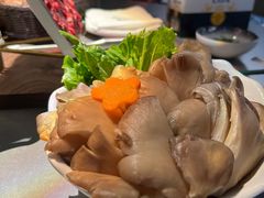 -伴山牛贵州黄牛肉火锅·苗疆非遗艺术餐厅(上海首店)