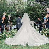 端庄大气的缎面婚纱→女王气场