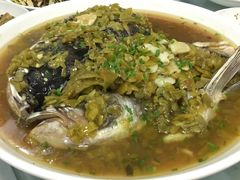 剁椒鱼头-天乐农家鱼头王(天目湖店)