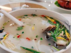 过桥米线-蝴蝶泉宾馆-中餐厅