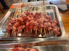 -哈尔滨小酒馆·鲜肉现穿自助烧烤(康新花园店)