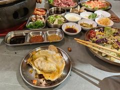 -围炉肉舍•炭烤活鳗•丹东海鲜烤肉(步行街店)