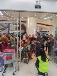 -卡通派潮品玩具折扣仓(青岛新城吾悦广场店)