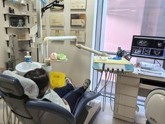 -瑞尔齿科(南京东路名人诊所)