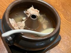 -云海肴·汽锅鸡·云南菜(天山百盛优客店)