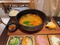 -银米·云南传统过桥米线(双廊黑金冠店)
