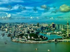 -珠海瑞吉酒店游泳池