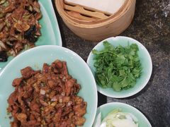 孜然羊肉夹饼-河东颐祥阁(世贸店)