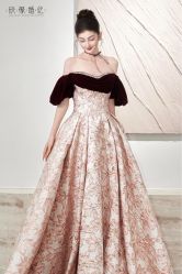 -欣薇婚纱(新源乐汇城店)