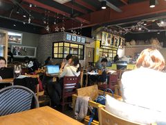 大堂-TIMO COFFEE 阿拉校园面包