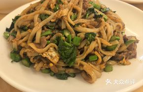 Chaozhou Special Stir-Fried Beef Rice Noodles