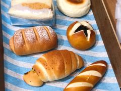 -沁屋面包店(人民东路店)