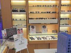 -光明眼镜·蔡司授权(徐泾店)