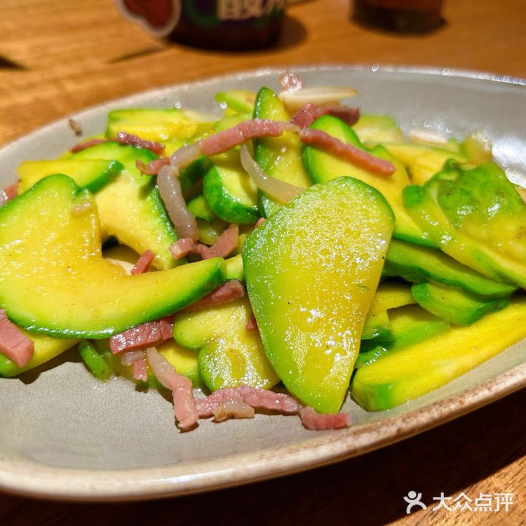 外滩漫步 呛头家云南民族菜