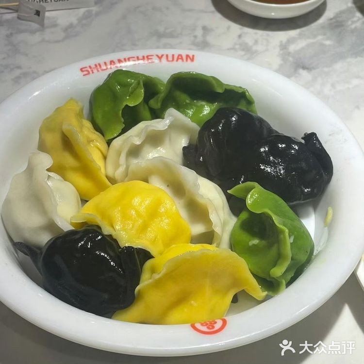 排队一小时来吃…青岛朋友推荐的正宗海肠捞饭！