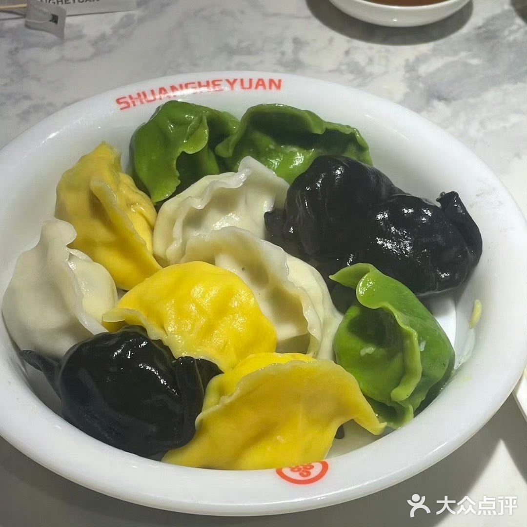 排队一小时来吃…青岛朋友推荐的正宗海肠捞饭！