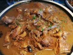 鸡肉炖白蘑菇-哈啾嗨·蒙文化主题餐厅(京汉新城店)