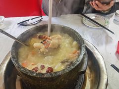 -鲁朗纳麦石锅鸡庄园