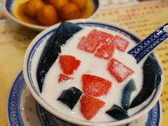 -广信牛奶甜品世家(台东店)