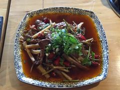 -大众跷脚牛肉馆·非遗传承单位(峨眉山店)