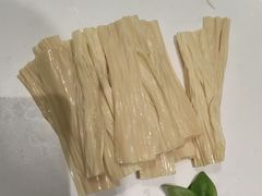 -红鼎豆捞·非遗鲍皇汤火锅(宝丰路店)