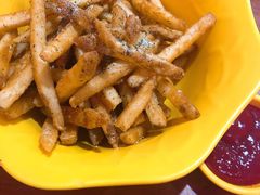 -BHC炸鸡(明洞总店)