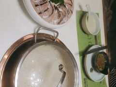 -洪氏嗨捞·猪肚鸡火锅(阳光天地店)