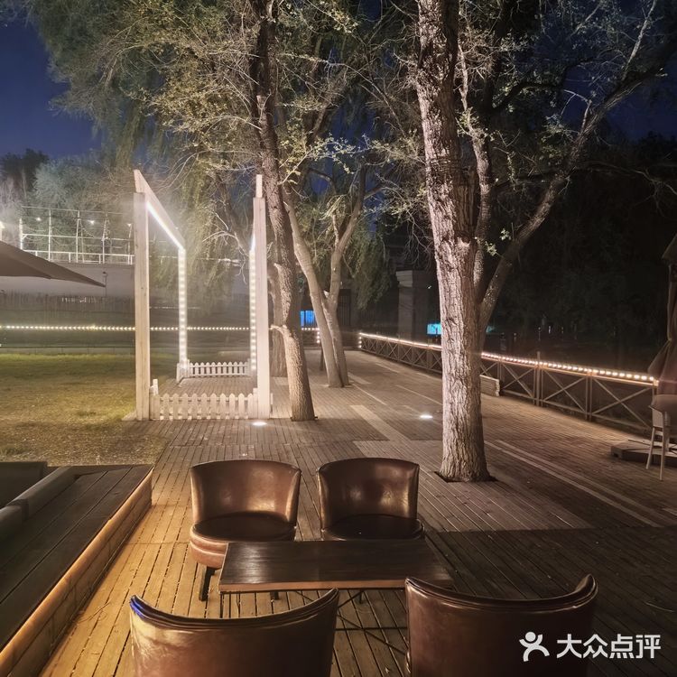 这不仅是一家酒吧