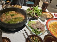 -贵府酸汤牛肉火锅·贵州老字号(飞山街店)