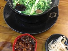 -丽虹云南过桥米线(兴工街店)
