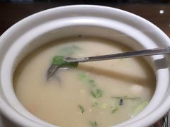 -泉畔人家·老济南经典鲁菜(大明湖店)