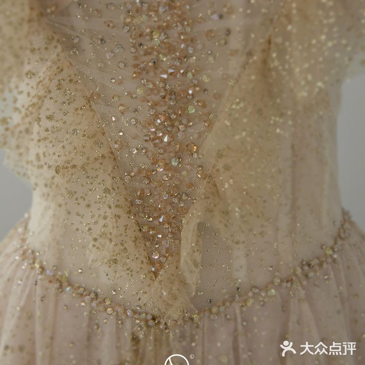 全家都夸的金色礼服💥银川婚纱